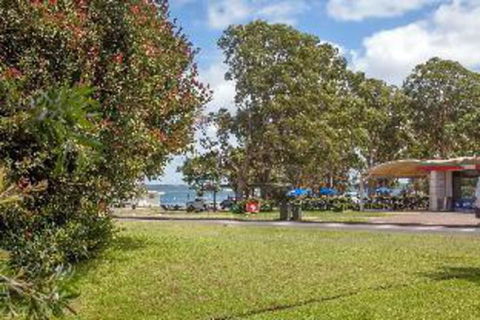 2 Bedroom Apartment Villa Ellisa Unit 1 - Accommodation Tasmania 3