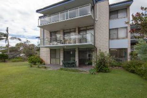 2 Bedroom Apartment Villa Ellisa Unit 1 - Accommodation Tasmania 2