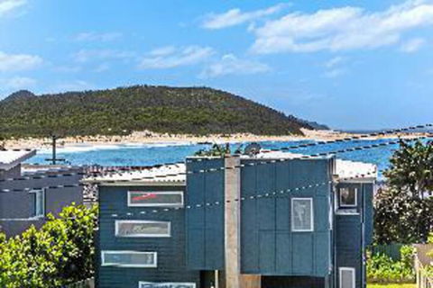4 Bedroom Apartment Market Street - Accommodation Tasmania 3