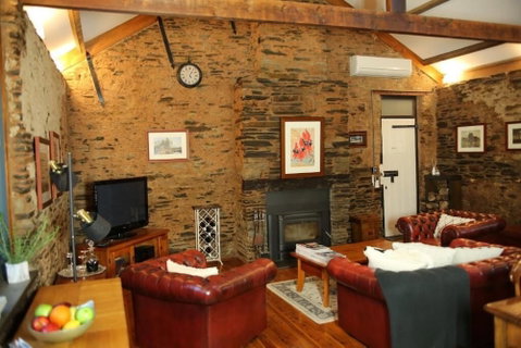 William Hunt's Retreat - Redwood Studio - Accommodation Tasmania 3