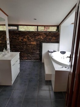 William Hunt's Retreat - Redwood Studio - Accommodation Tasmania 2