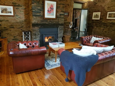 William Hunt's Retreat - Redwood Studio - Accommodation Tasmania 5