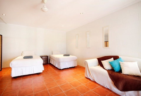Hideaway Retreat Beach House With Pool - Accommodation Tasmania 4