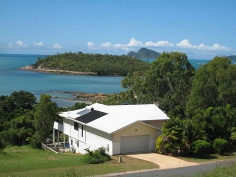 Hideaway Retreat Beach House With Pool - Accommodation Tasmania 0
