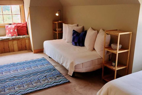 Sherwood Loves - Accommodation Tasmania 6