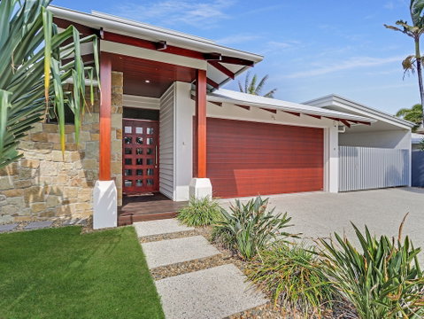 Adelong - Accommodation Tasmania 0