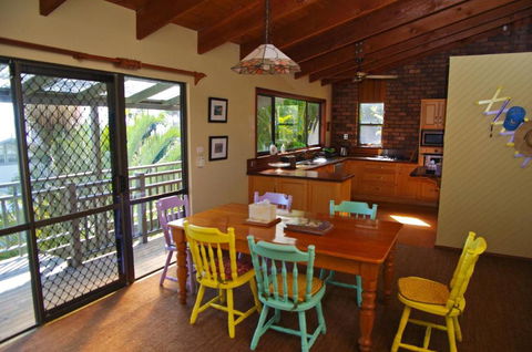 LaMaison De Shines 13 Dulconghi Street - Accommodation Tasmania 6