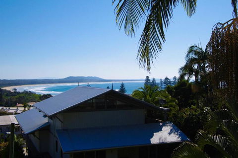 LaMaison De Shines 13 Dulconghi Street - Accommodation Tasmania 5