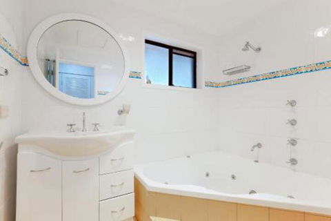 Kallaroo Street 3 Corlette - Accommodation Tasmania 1