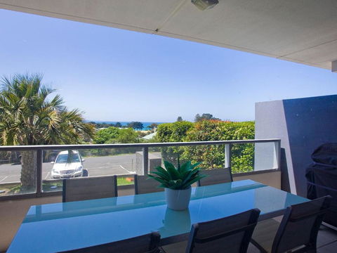 LORNE CHALET APARTMENT 10 Ask About Midweek Deals - Accommodation Tasmania 3