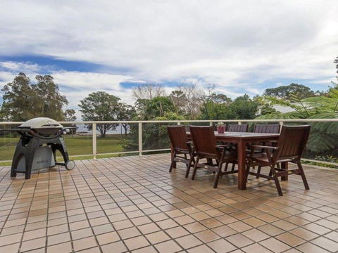 Castaways 36 Cromarty Road Beachfront House - Accommodation Tasmania 6