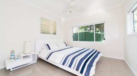 No. 1 Fingal Bay Beach House The Little Abode - Accommodation Tasmania 1