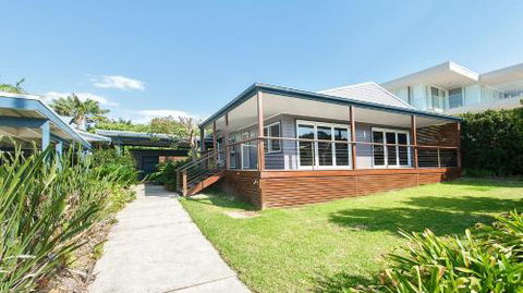 No. 1 Fingal Bay Beach House The Little Abode - Accommodation Tasmania 0