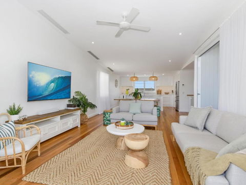 KINGY BEACH HOUSE At 162 - Accommodation Tasmania 3
