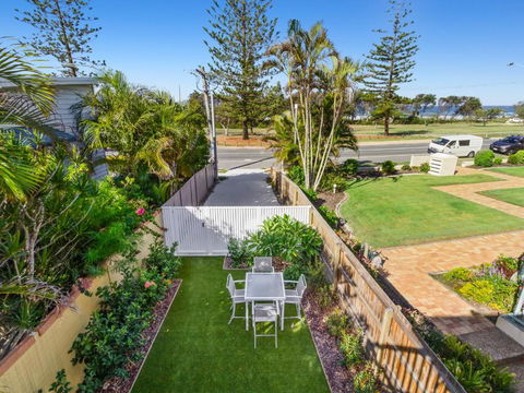 KINGY BEACH HOUSE At 162 - Accommodation Tasmania 5