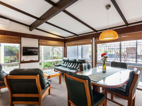 OCEAN SOUNDS Anglesea - Accommodation Tasmania 4