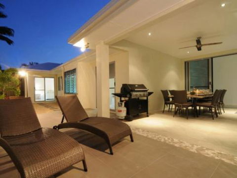 BEACH RETREAT At PALM COVE - Accommodation Tasmania 1