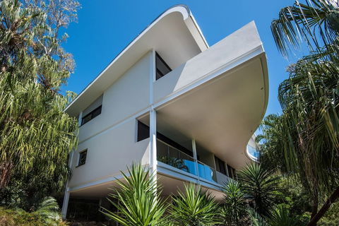 Waves 3 Luxury 3 Bedroom - Accommodation Tasmania 0