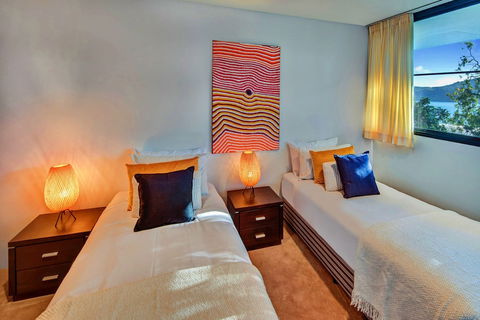 Waves 3 Luxury 3 Bedroom - Accommodation Tasmania 2