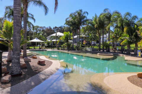 Bluewater Executive Villa In Raffertys Resort - Accommodation Tasmania 1