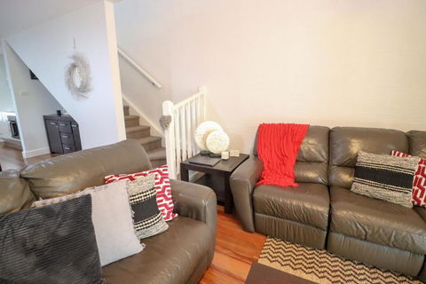 Bluewater Executive Villa In Raffertys Resort - Accommodation Tasmania 2