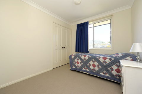 Reef Close 1 / 2 - Accommodation Tasmania 1