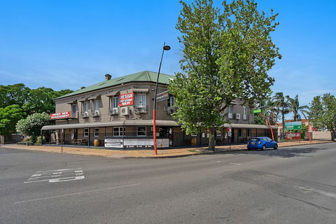 Imperial Hotel Singleton - Accommodation Tasmania 1