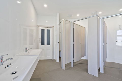 Imperial Hotel Singleton - Accommodation Tasmania 4
