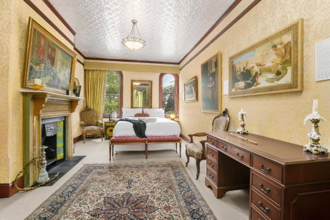 Grand & Central On George Unique Opulent - Accommodation Tasmania 4