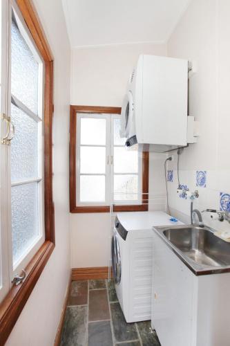 BEACH SHOPS & FABULOUS VACATION HOME! - Accommodation Tasmania 5