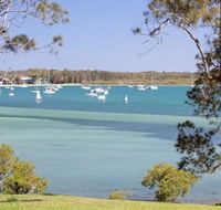 Corlette Waterfront 2 / 44 Danalene Parade Waterfront Luxury WIFI Aircon Boat Parking - Accommodation Tasmania