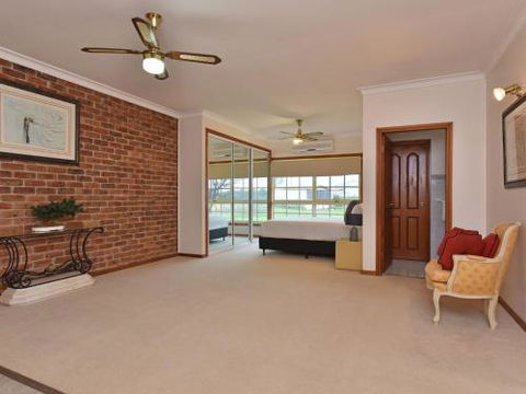 Wine Country Homestead 1br Studio - Accommodation Tasmania 3