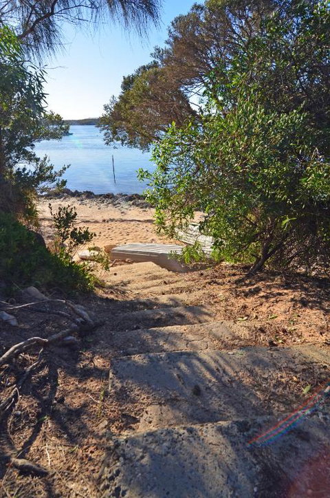 CDC 625 Beach House Incl.rear 2BR Studio - Accommodation Tasmania 5