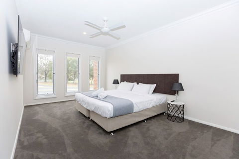 Wagga Apartments 2 - Accommodation Tasmania 2