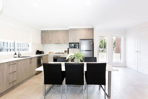 Wagga Apartments 5 - Accommodation Tasmania 2