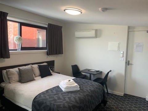Queens Arms Hotel - Accommodation Tasmania 6