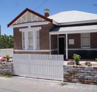 Old Sergeants Quarters - Accommodation Tasmania