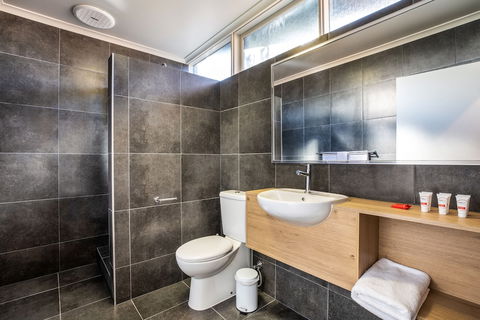 Nightcap At Monash Hotel - Accommodation Tasmania 4