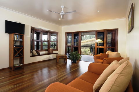 The Summit B&B - Accommodation Tasmania 4