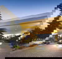 Ramada by Wyndham Diplomat Canberra - Accommodation Tasmania
