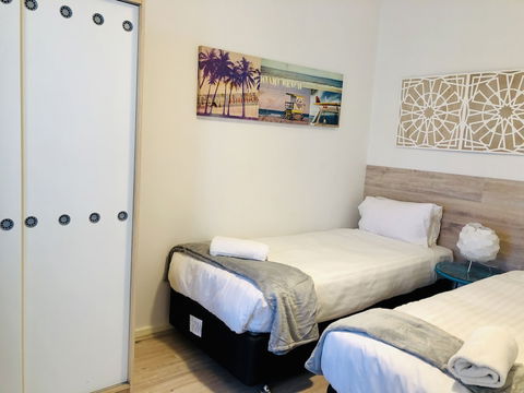 West Beach Lagoon 212 - Gorgeously Decorated - Accommodation Tasmania 6