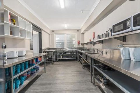 City Resort Hostel - Accommodation Tasmania 2
