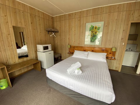 Mountain View Motel Queenstown - Accommodation Tasmania 2