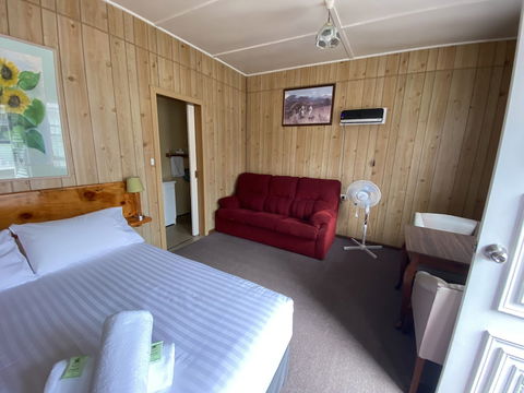 Mountain View Motel Queenstown - Accommodation Tasmania 6