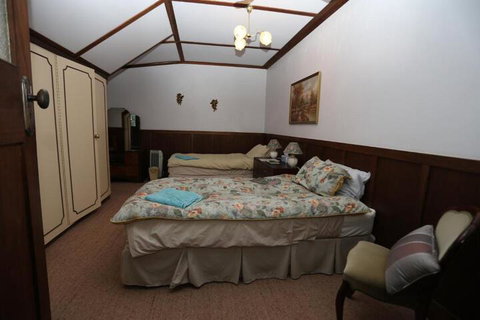 COLWYN HOUSE & STABLE COTTAGE B B - Accommodation Tasmania 7