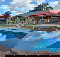 Emerald Explorers Inn - Accommodation Tasmania