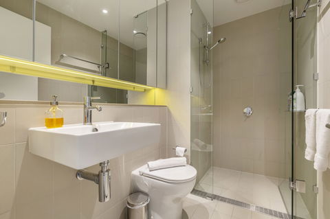 STAY&CO Serviced Apartments Docklands Collins - Accommodation Tasmania 6