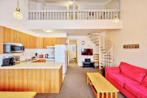 Snow Ski Apartments 16 - Accommodation Tasmania 4