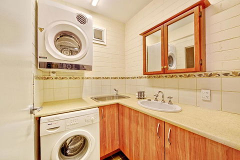 Snow Ski Apartments 16 - Accommodation Tasmania 5