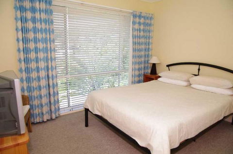 Breakers 1 13 East Street - Accommodation Tasmania 5